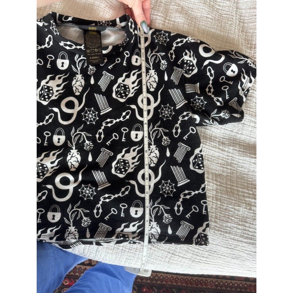 Nooworks Gothic Novelty Print Top Keys Chains Dice Cotton Sz XS - Picture 4 of 9
